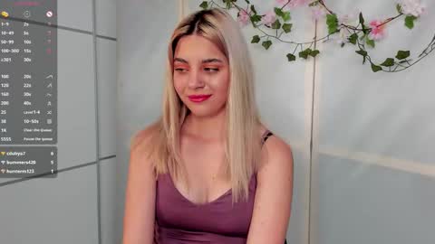 Snapshot of blushkitty chatting on September 18, 6:12 pm Chloe online show from September 18, 6:12 pm