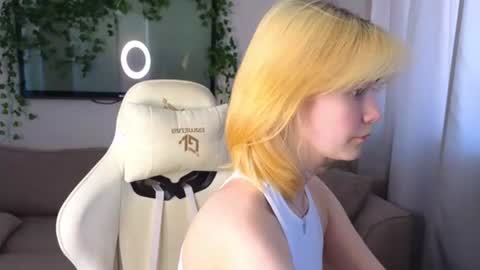 Alice and David online show from June 20, 3:24 am