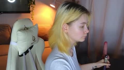 Alice and David online show from August 1, 11:06 pm