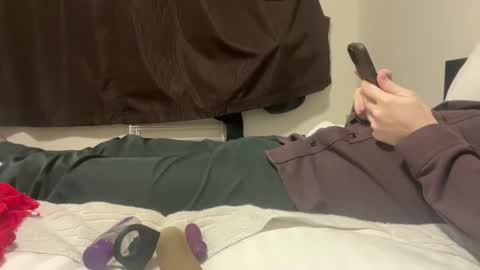 bmclovin_7 online show from January 2, 4:09 am