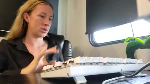 MamaMorgan online show from November 16, 7:27 pm