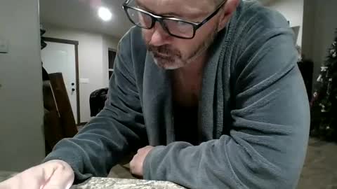 Snapshot of bobjones5003 chatting on December 10, 8:40 am bobjones5003 online show from December 10, 8:40 am