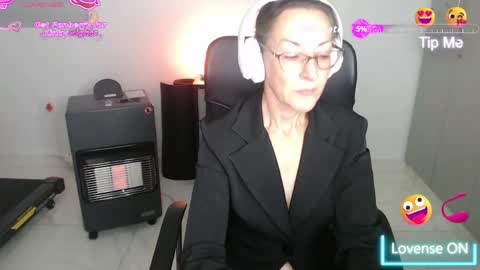 Ningifun couple online show from June 4, 6:25 pm