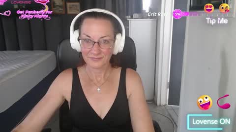 Ningifun couple online show from April 5, 11:40 am