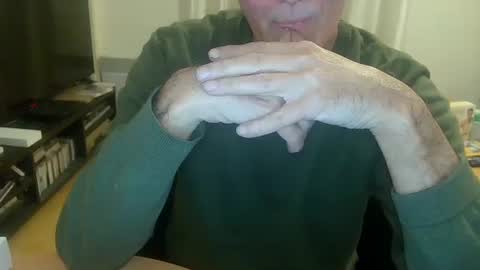 bogus25 online show from December 18, 11:00 pm