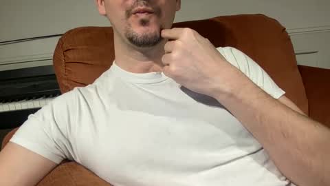 edilsonrd online show from March 5, 4:02 am