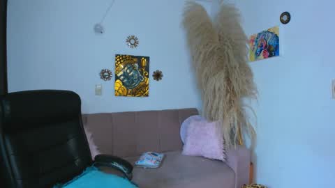  Salma Independent Model online show from November 28, 7:32 pm