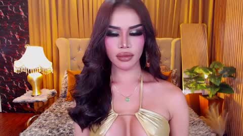bombshellanita online show from March 11, 4:48 am
