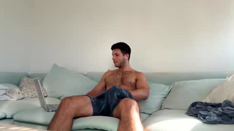 Bondi online show from February 5, 9:40 pm