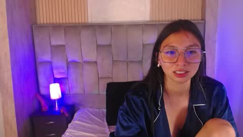 bonnali_lune online show from November 8, 10:57 pm