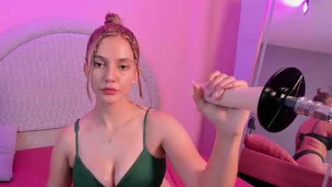 bonnie_gold online show from July 1, 8:17 pm