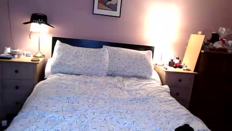 Bonnie Lassie online show from September 23, 9:43 pm