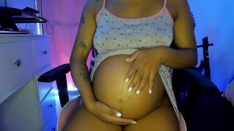 Snapshot of bonny_ebony1 chatting on December 26, 7:27 pm Bonny online show from December 26, 7:27 pm