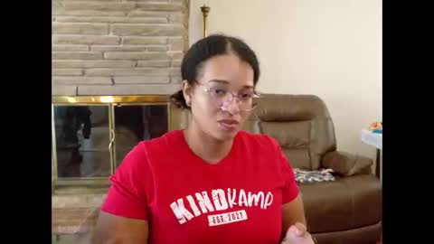 Queen Bon Vivantt online show from November 19, 6:07 pm