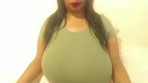 boobyqueen online show from November 3, 5:30 am