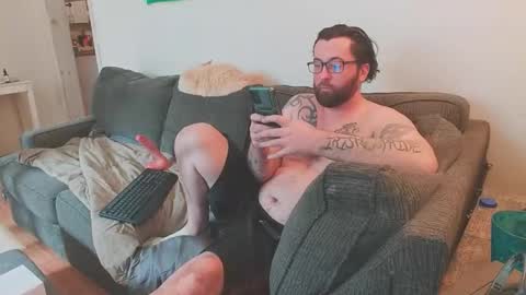 boredandirish21 online show from February 28, 6:12 pm