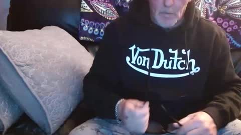 bostonguy1969 online show from November 19, 2:11 am