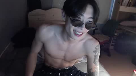 Snapshot of boxman556990 chatting on January 25, 2:04 am boxman556990 online show from January 25, 2:04 am