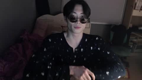 Snapshot of boxman556990 chatting on March 12, 7:04 pm boxman556990 online show from March 12, 7:04 pm