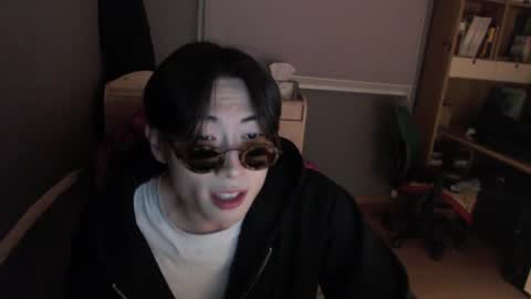 Snapshot of boxman556990 chatting on February 12, 8:40 pm boxman556990 online show from February 12, 8:40 pm