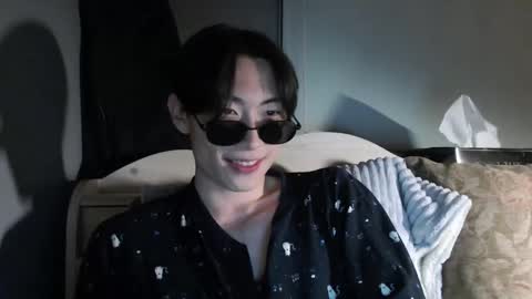 Snapshot of boxman556990 chatting on January 17, 9:39 pm boxman556990 online show from January 17, 9:39 pm