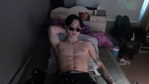 Snapshot of boxman556990 chatting on February 26, 4:30 am boxman556990 online show from February 26, 4:30 am