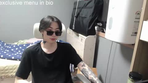 Snapshot of boxman556990 chatting on October 28, 2:01 am boxman556990 online show from October 28, 2:01 am