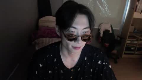 Snapshot of boxman556990 chatting on February 25, 3:09 am boxman556990 online show from February 25, 3:09 am