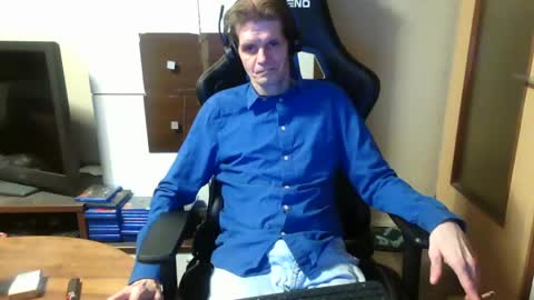 Snapshot of bponie1 chatting on December 25, 2:03 am bponie1 online show from December 25, 2:03 am