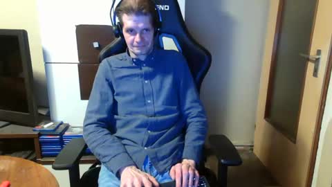 Snapshot of bponie1 chatting on January 24, 10:30 pm bponie1 online show from January 24, 10:30 pm