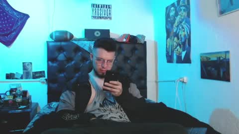 brad hot boy online show from April 8, 6:11 pm