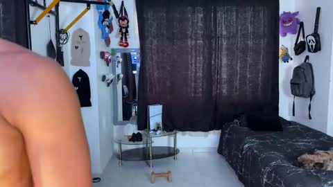 Bradley Strong online show from October 25, 9:26 pm