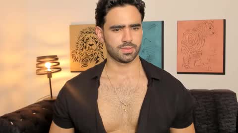 bradleymartin7 online show from March 20, 11:43 pm