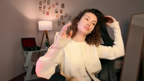 Lilly online show from November 25, 12:15 pm