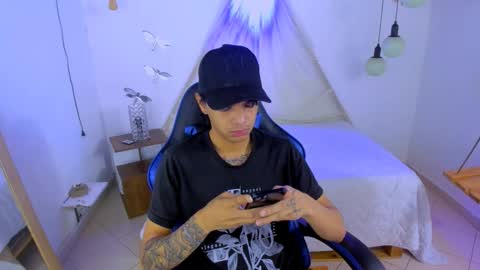 B R A N D online show from November 25, 11:20 am