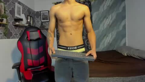 brandom_brook online show from April 27, 4:54 am