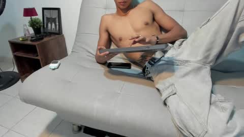 brandom_brook online show from April 19, 4:13 am