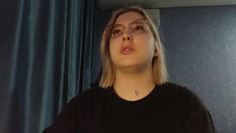 Belle  online show from April 6, 1:01 pm