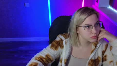 Belle  online show from February 17, 5:25 am