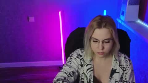 Belle  online show from February 12, 2:56 am