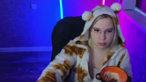 Belle  online show from February 17, 2:20 am