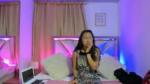 bravepetunia online show from October 17, 12:20 pm