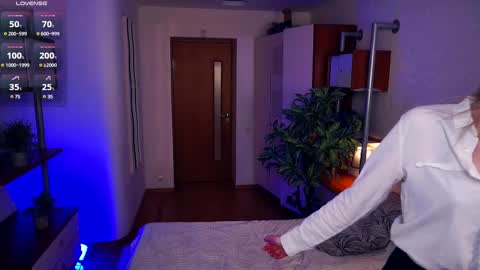 Snapshot of breckbunyard chatting on February 24, 4:26 pm Mia Bunyard online show from February 24, 4:26 pm