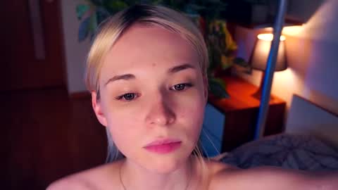 Snapshot of breckbunyard chatting on March 12, 11:22 pm Mia Bunyard online show from March 12, 11:22 pm