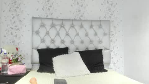 brenda sofia2 online show from May 7, 7:09 pm