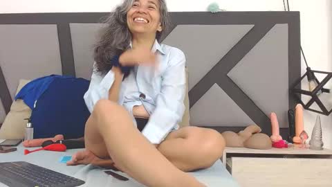 BRENDA VELASQUEZ online show from October 11, 10:24 pm