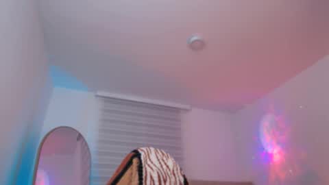 brendacurvy_ online show from December 9, 5:07 am