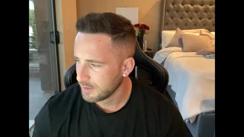 Brett Mycles online show from February 22, 1:33 am