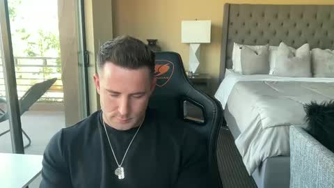 Brett Mycles online show from October 1, 9:57 pm