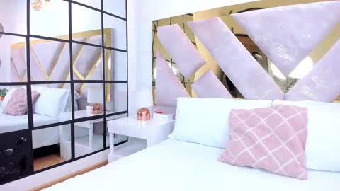 Brianna  online show from December 4, 12:49 pm